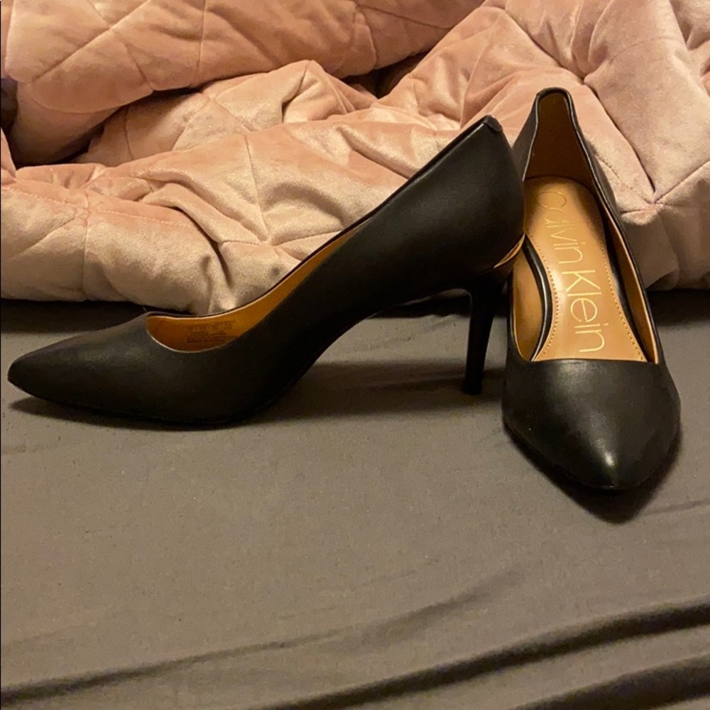 Calvin Klein professional pointy toe heels!